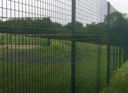 welded mesh fences by fencing supplier uae